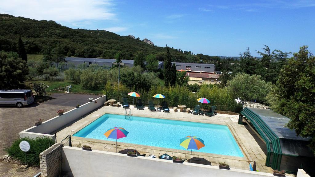 Hotel Le Lagon Rochefort-du-Gard Exterior photo
